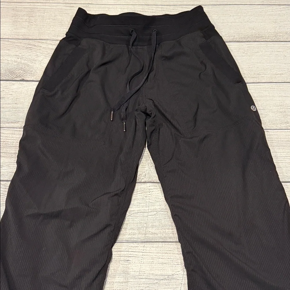 🍋Women’s Lululemon Dance Studio Pant III Lined 32" Size 4 Black W5AERR🍋 - Picture 8 of 16